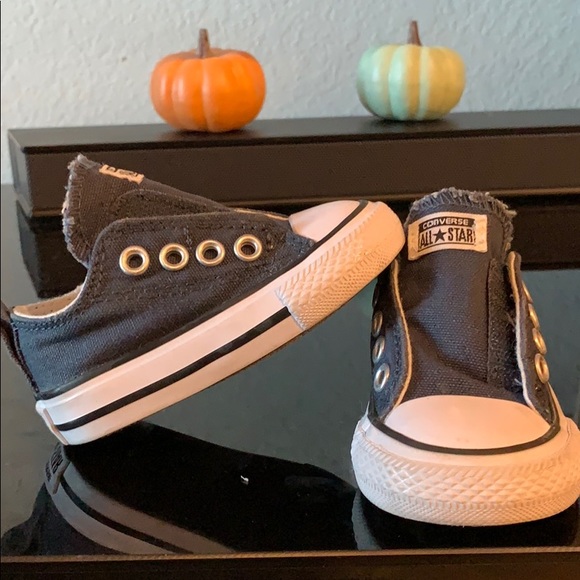 Navy blue converse - Picture 1 of 3